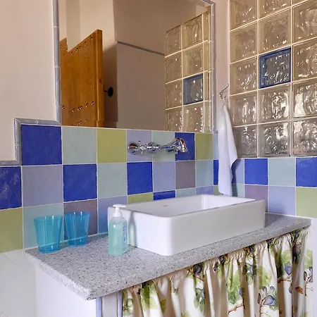 אכסניה Abubillas *